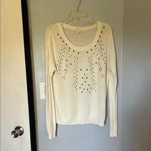 Red Camel White Sweater with Black Accents